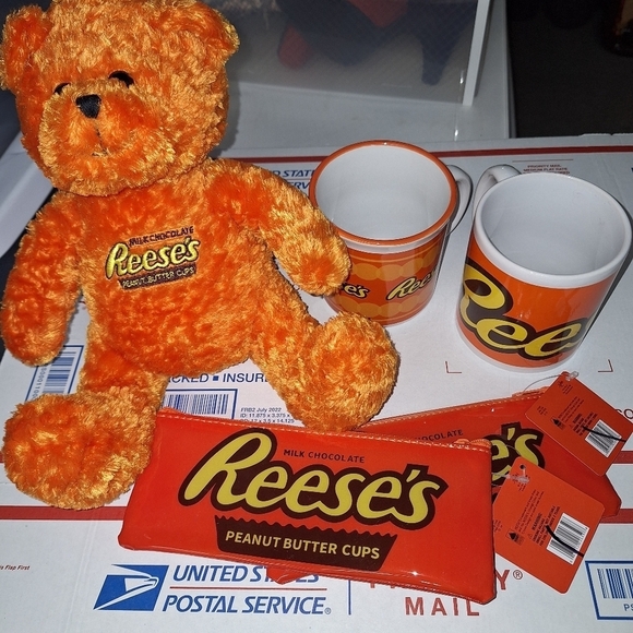 Galerie Other - Reese's Peanut Butter Cup Lot Mugs Plush Pencil Pouches